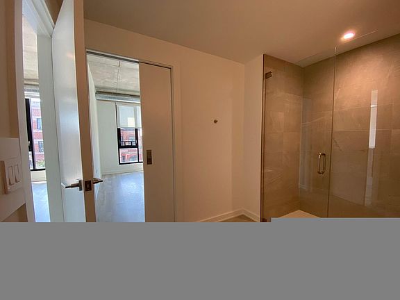 2nd image of 1116 W Patterson Ave #205