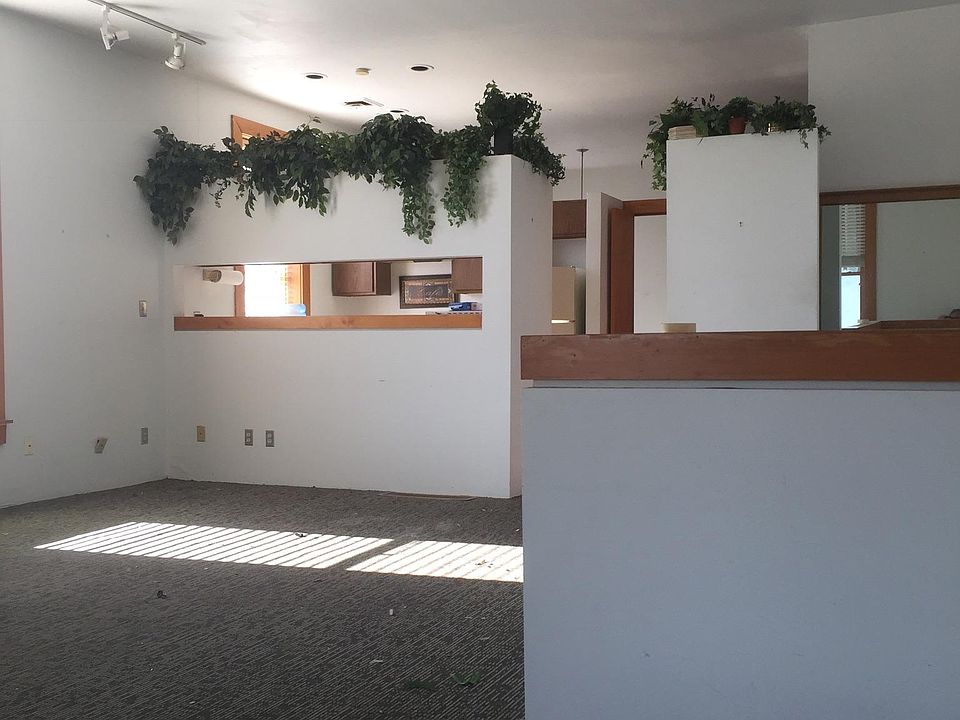 1st image of 36 1/2 S Main St