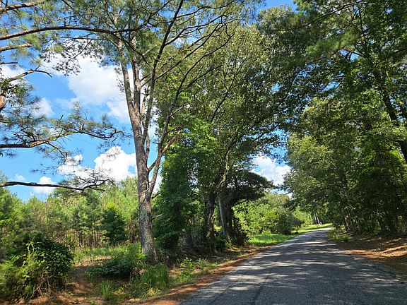 4th image of 460 Merit Rd