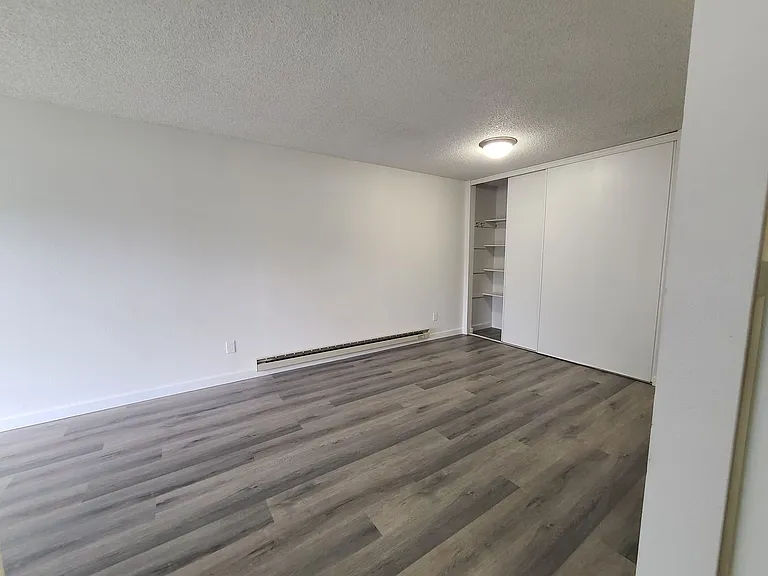15015 Shoreline Apartments — Photo 33