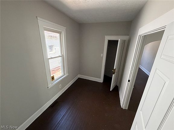 5th image of 1096 E 72nd St