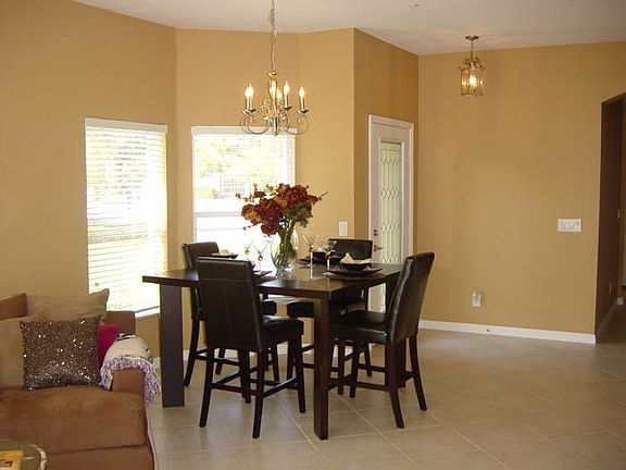 Dining/ Foyer