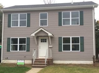 9-02 Mitchell Pl, Fair Lawn, NJ 07410