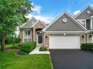 48 Wellesley Cir, Northbrook, IL 60062