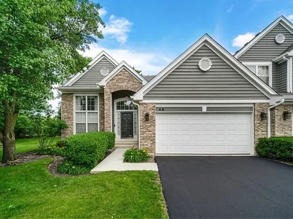 48 Wellesley Cir, Northbrook, IL 60062
