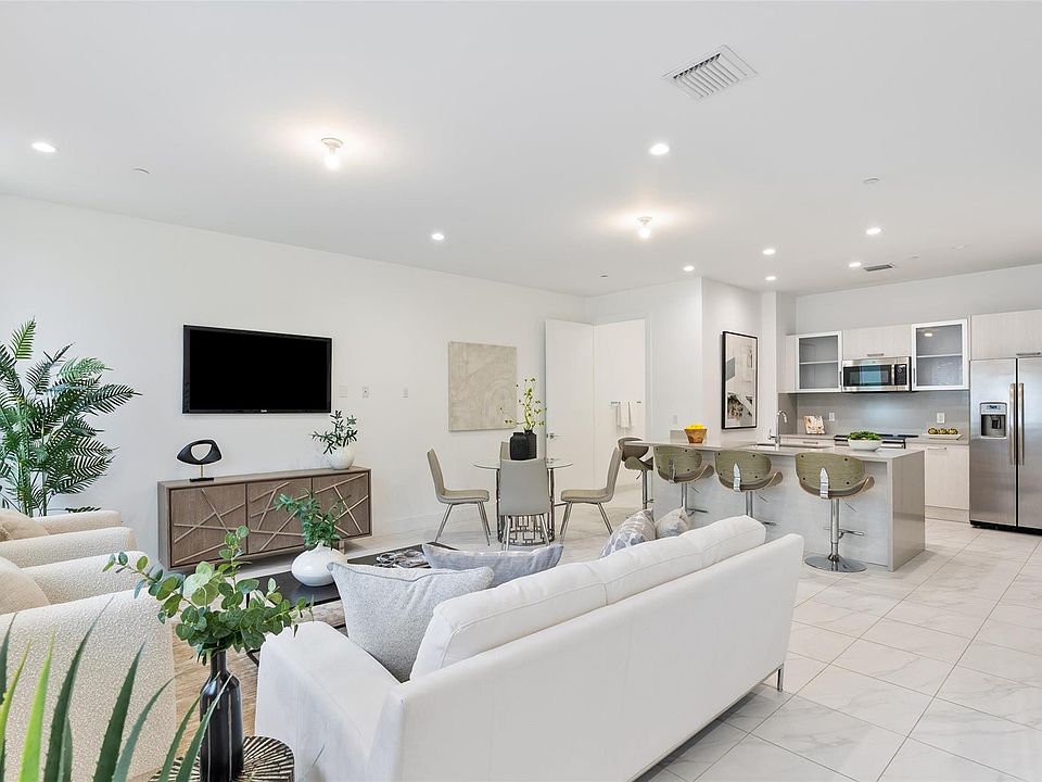 1st image of 1044 NE 18th Avenue #101