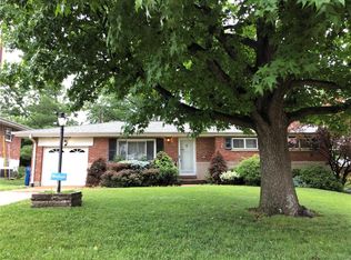 9839 Ridgely Ln, Saint Louis, MO 63123