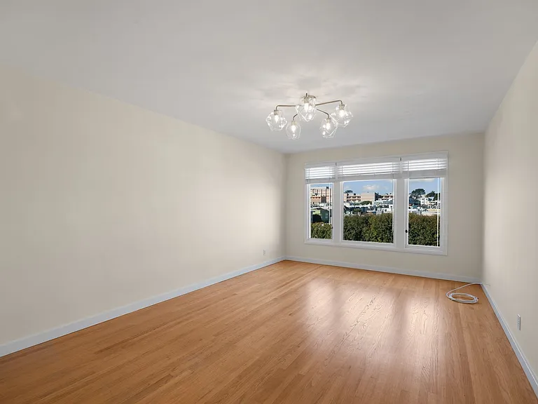 425 Euclid Ave #1077R — Photo 5