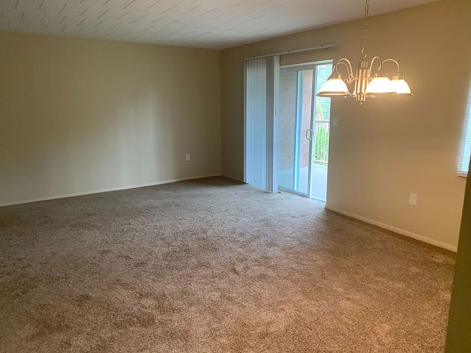 1st image of 119 Thornberry Dr
