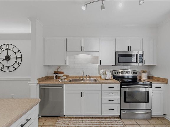 5th image of 2834 Wayland Dr