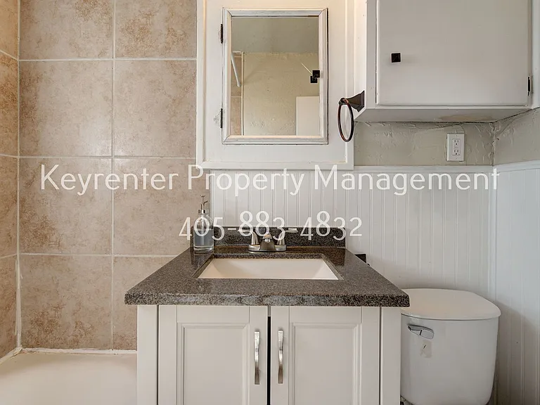 1123 NW 30th St — Photo 27