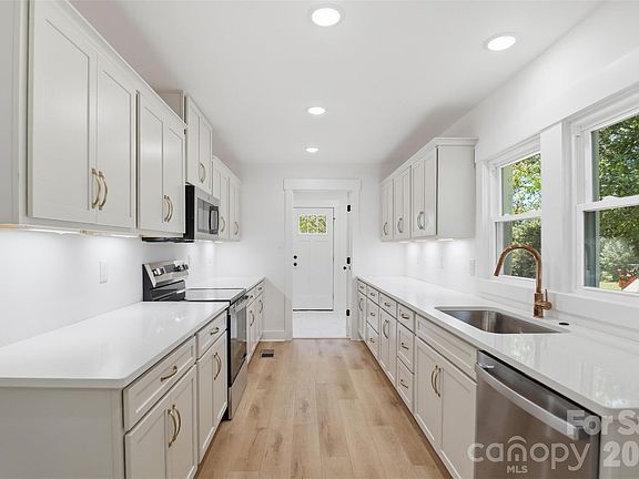 5th image of 3630 Reid Rd