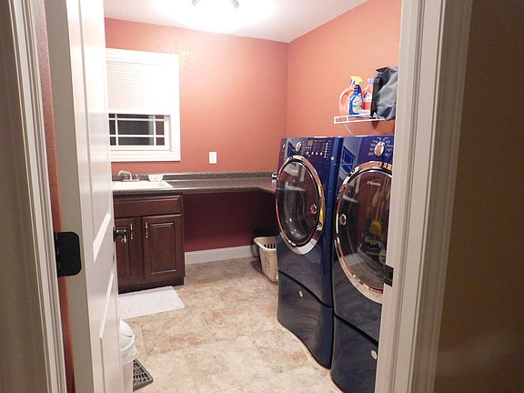 3rd image of 23 Cambridge Ct