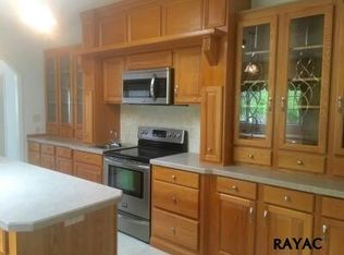 250 Runaway Rd, Abbottstown, PA 17301