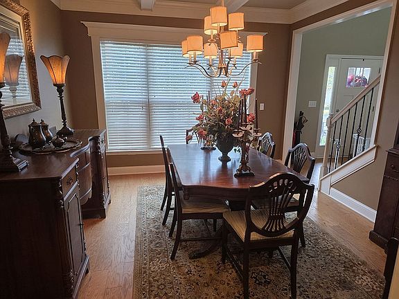 5th image of 224 Rhodes Ln