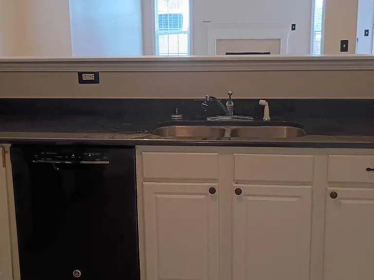 201 Hampton Forest Dr — Photo 7