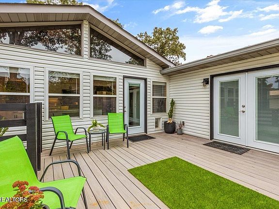 5th image of 2954 Marvin Cir