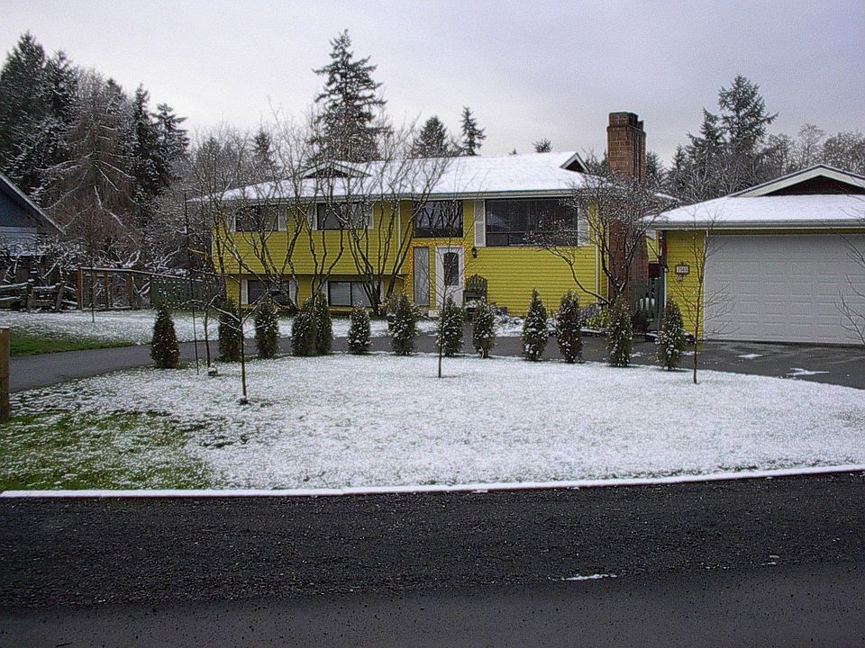 Just enough snow so you know it is xmas