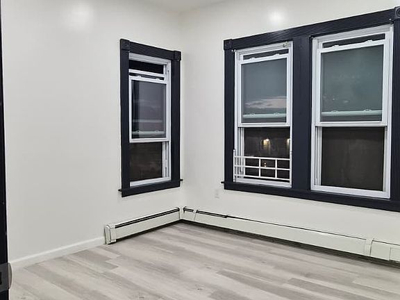5th image of 651-653 Montgomery St #2