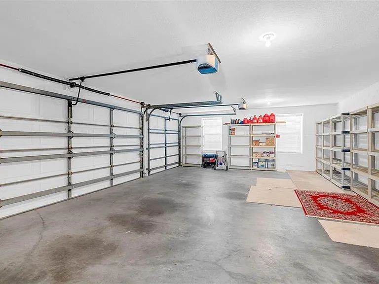 3865 Winding Lake Cir — Photo 41