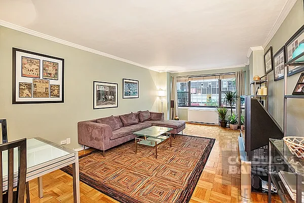 Sold by Bellmarc Realty | media 6