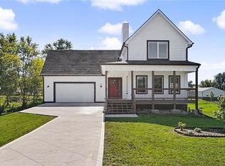 318 E 8th St, Wellsville, KS 66092
