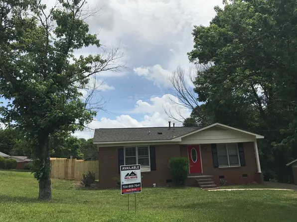 718 Echodale Dr, Charlotte, NC 28217