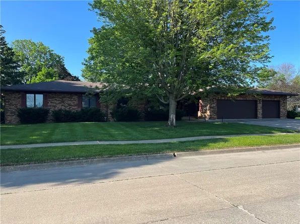 614 W Benton St, Winterset, IA 50273