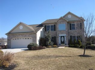 836 Poplar Rd, New Oxford, PA 17350