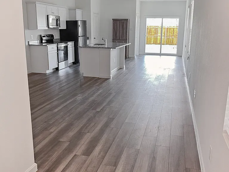 111 Connecticut Ct — Photo 5