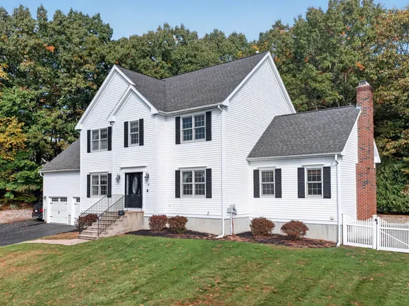 16 Hillcrest Rd, Whitinsville, MA 01588
