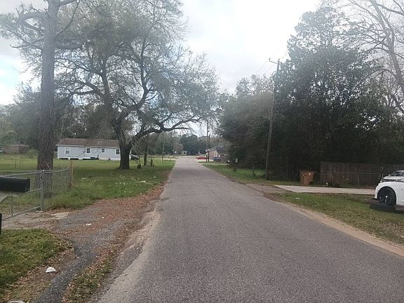 4th image of 7005 Victor Rd