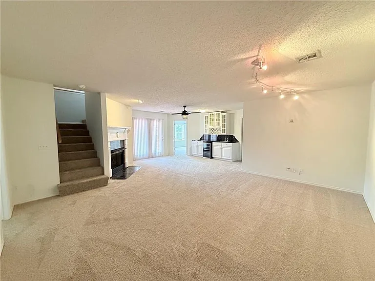 18033 Broadview — Photo 13