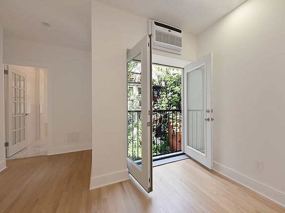 3rd image of 261 W 19th St APT 3E