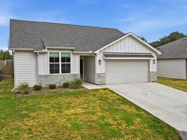 2306 Pedernales Ct, Granbury, TX 76048