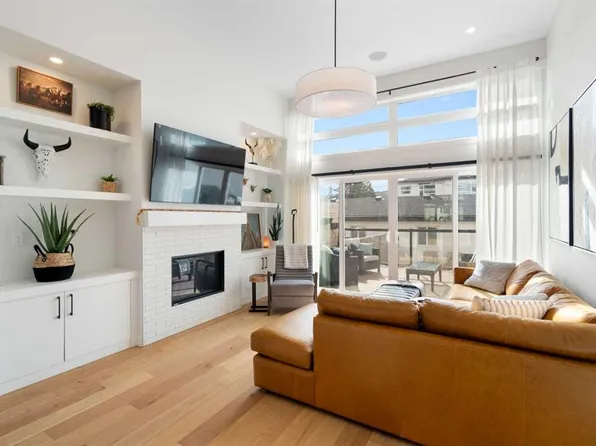 4615 NE 20th Ave NW, Calgary, AB T3B 0T9