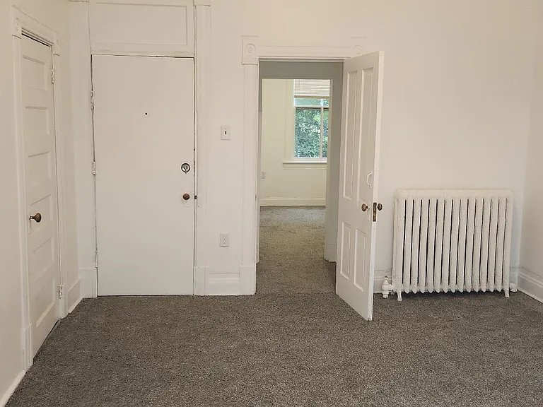 119 E 3rd St — Photo 3