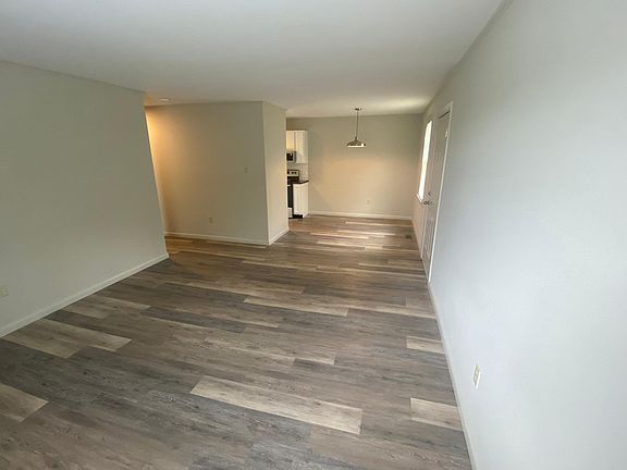 4th image of 101 Patrick Henry Dr #4