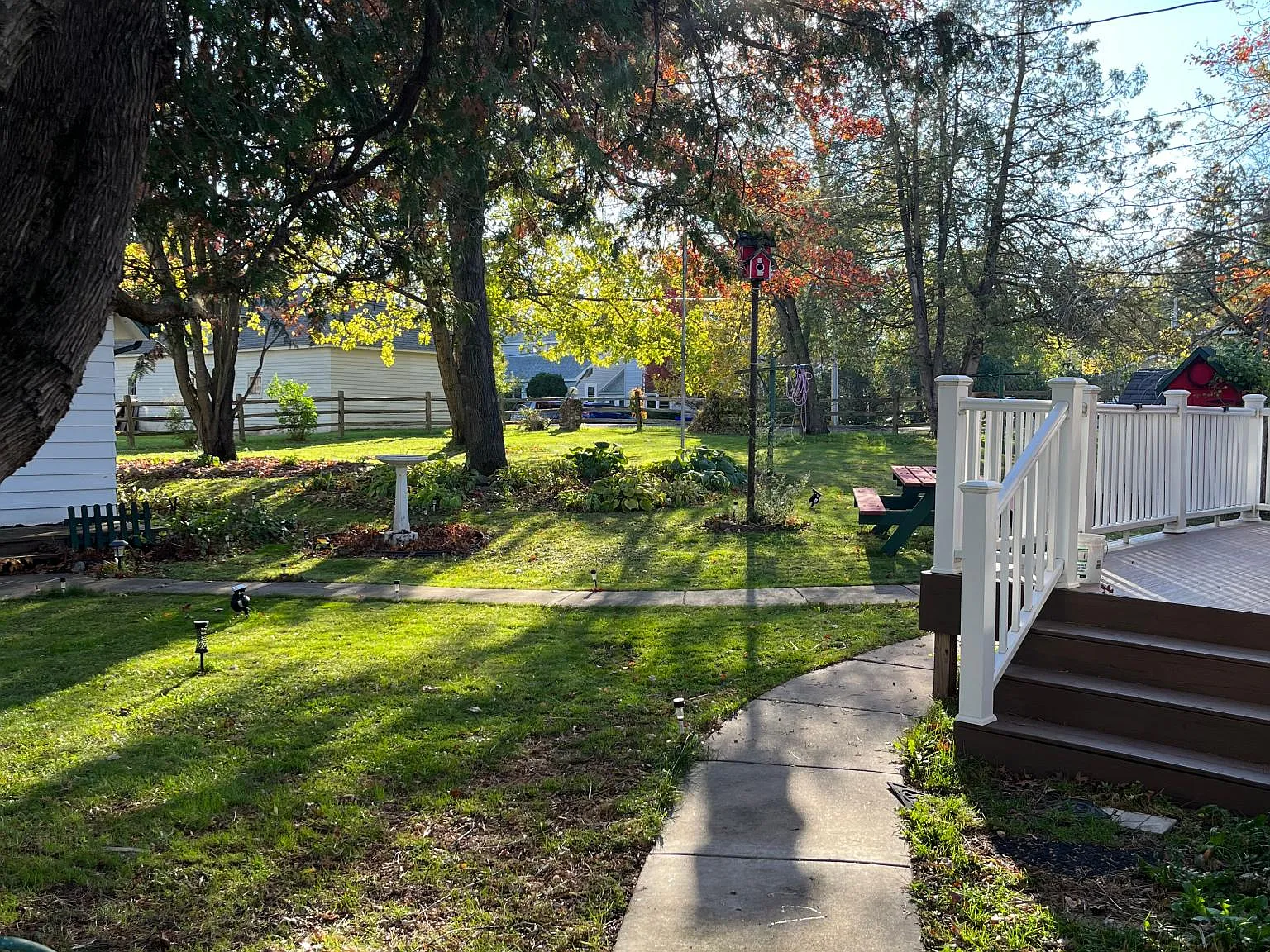 3 bed, 1.5 bath, 1918 sqft, $2,200 — Photo 3