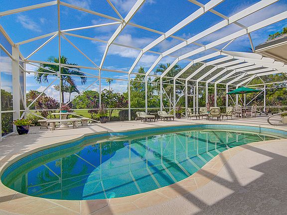 Huge patio & pool!