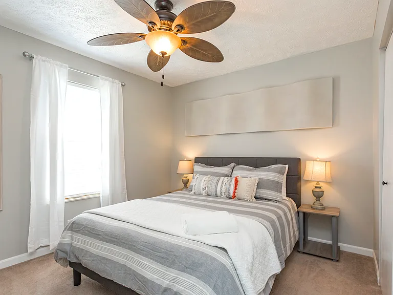 1005 Looby Cir — Photo 12