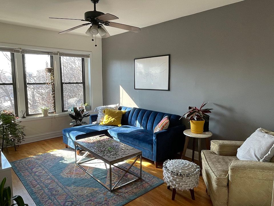 SHARP LIVING ROOM SOUTH SUN