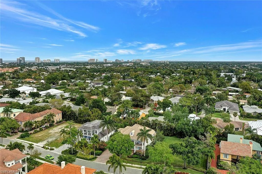 4 bed, 4.5 bath, 4067 sqft, $35,000 — Photo 1