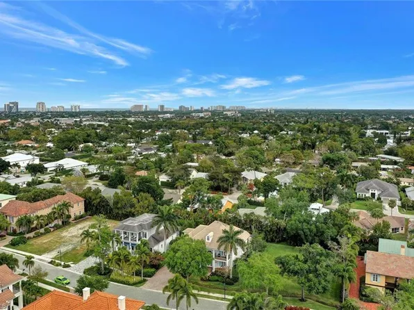1427 Hemingway Pl, Naples, FL 34103
