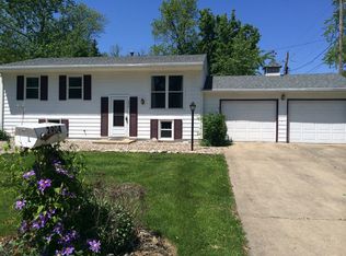 2904 Willowpark Dr, Champaign, IL