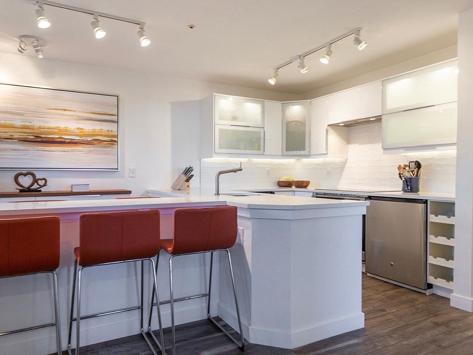 kitchen + counter+ lights with dimmers