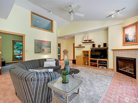 5th image of 33 Westridge Court