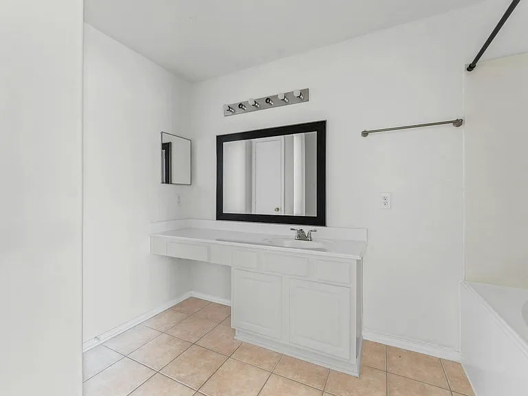12251 Noco Dr #1 — Photo 9