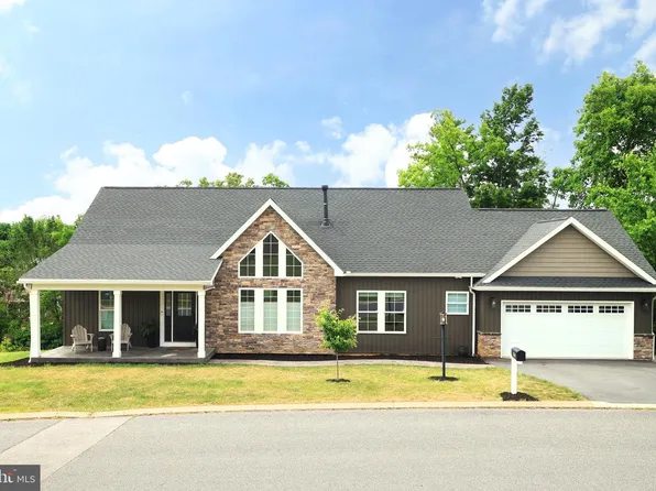1214 Fox Meadow Cir, Bellefonte, PA 16823