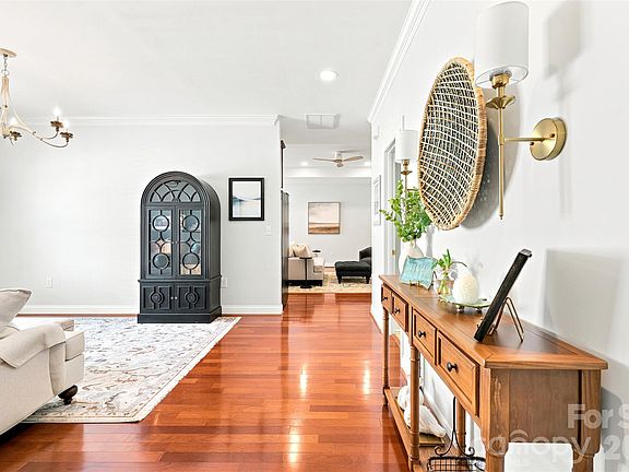 5th image of 1248 Curry Way